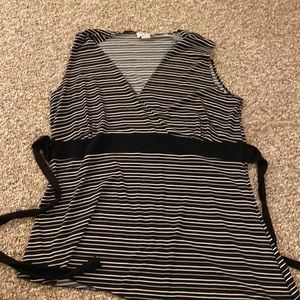 Women’s formal tank top. Size 1X. Black and white.